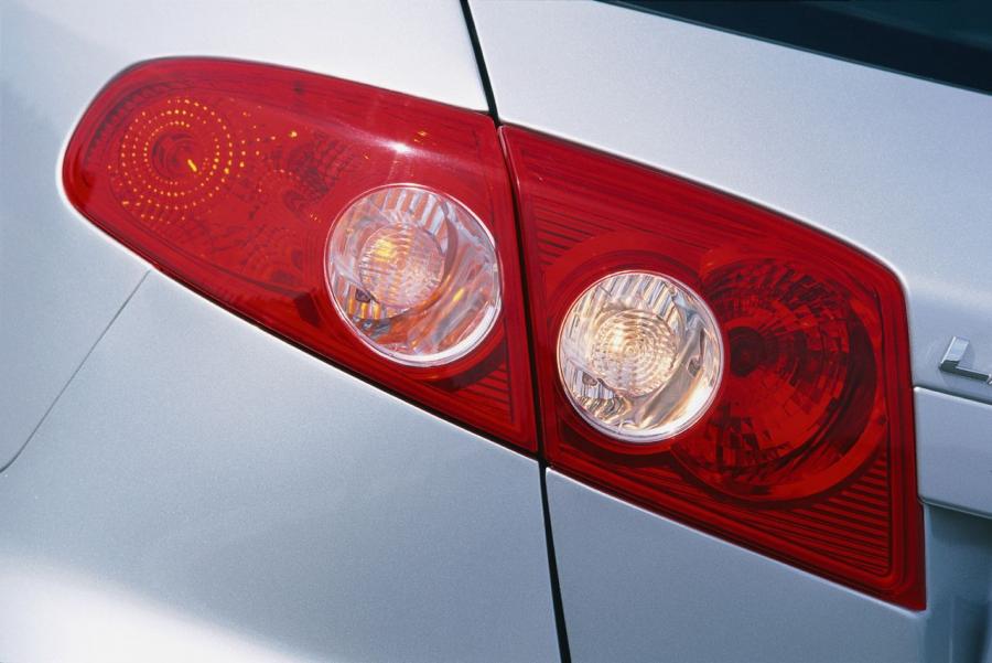 Детали экстерьера Daewoo Lacetti CDX 2004 года  (WW) (фото 3 из 26)